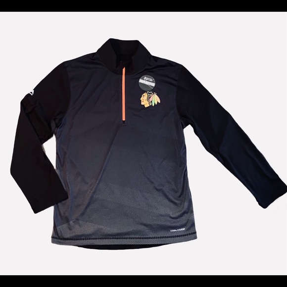 Majestic Other - *SOLD* New Majestic Cool Base Chicago Blackhawks Shirt